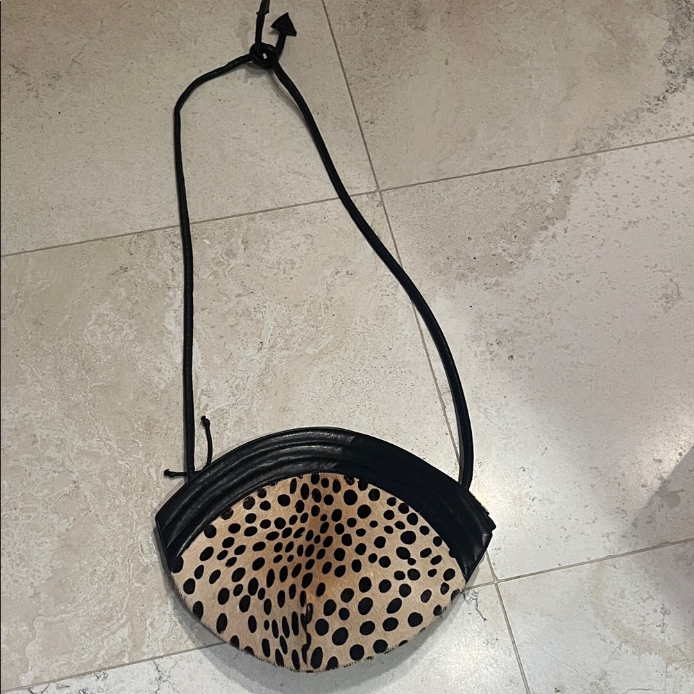 Unique Vintage ‘90s Carol Van Wyck Leopard Print Leather Crossbody Bag